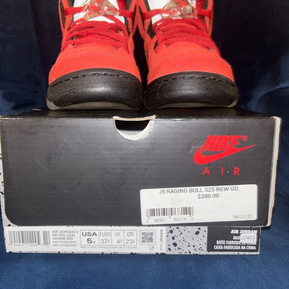 Jordan 5 “ Raging Bulls” - Picture 5 of 6